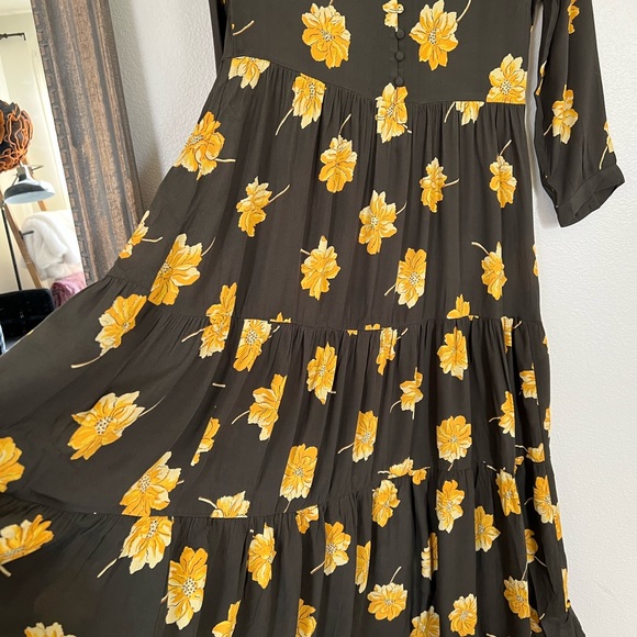 Madewell Button-Front Tier Dress in Fall Flowers - Picture 15 of 15